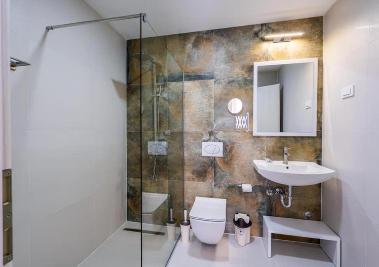Hotel & Resort Bon Bon Suto Orizari エクステリア 写真
