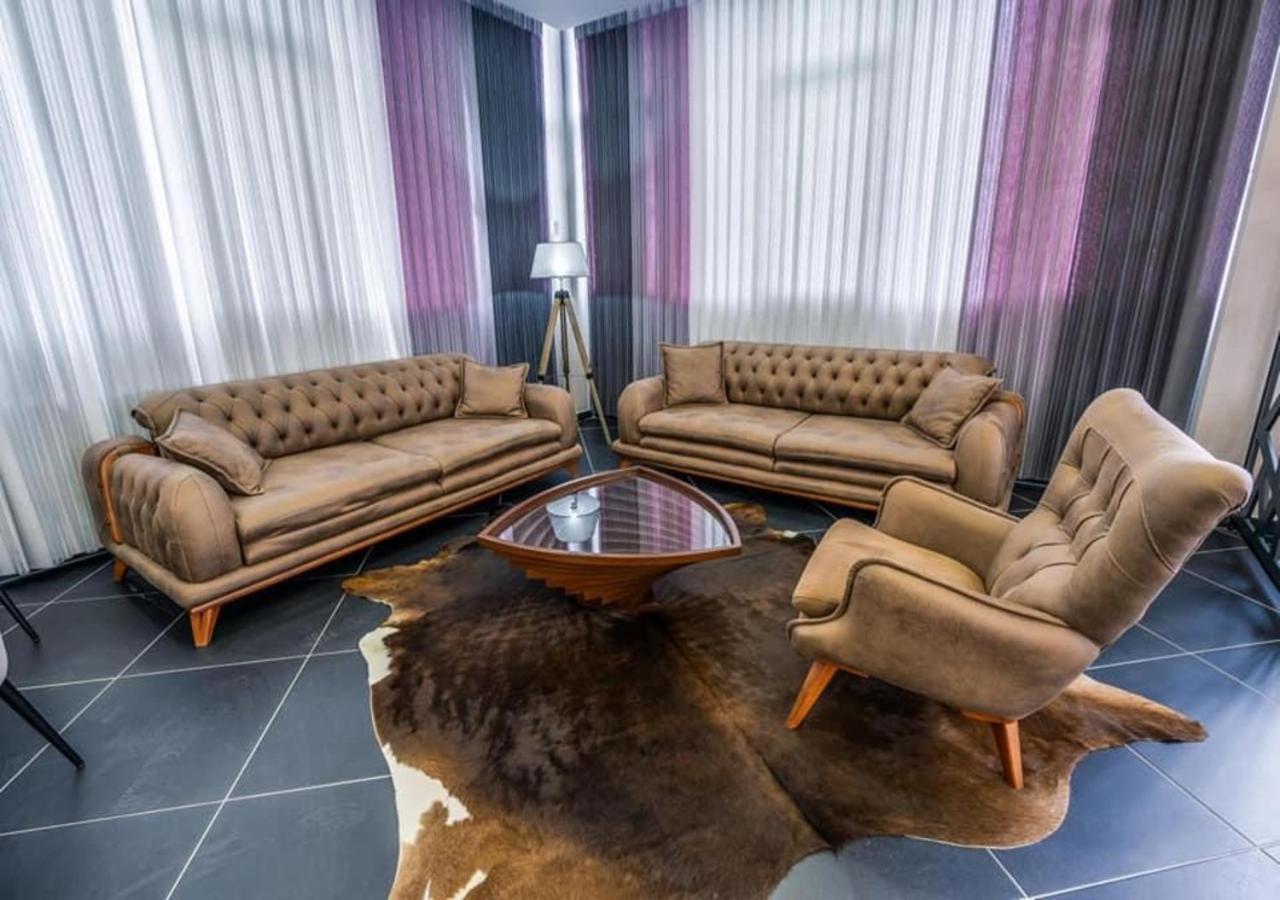 Hotel & Resort Bon Bon Suto Orizari エクステリア 写真