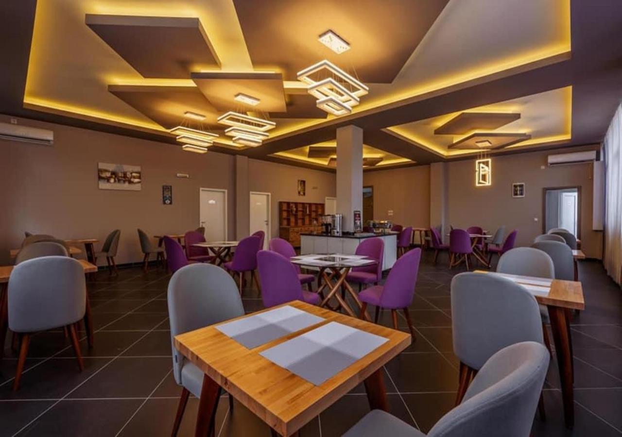Hotel & Resort Bon Bon Suto Orizari エクステリア 写真