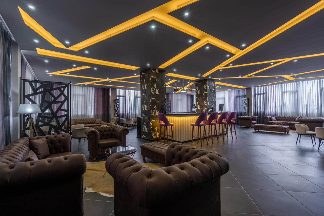 Hotel & Resort Bon Bon Suto Orizari エクステリア 写真
